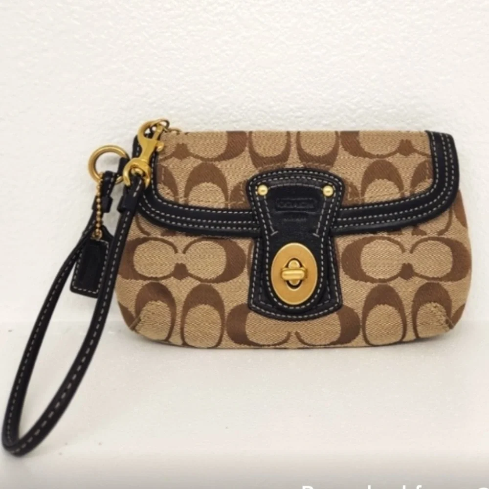 Coach wristlet - Picture 1 of 10